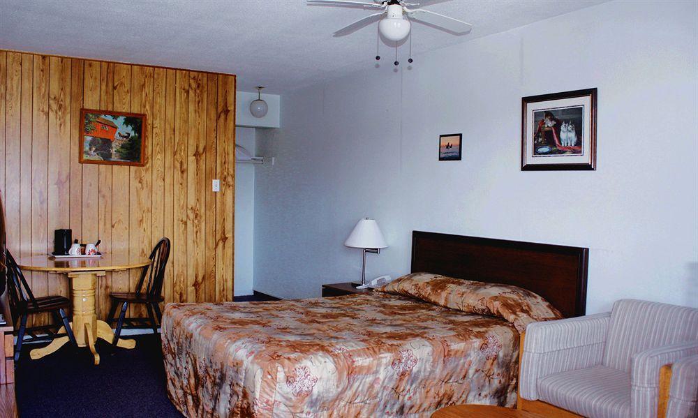 Lake City Motel Dartmouth ภายนอก รูปภาพ