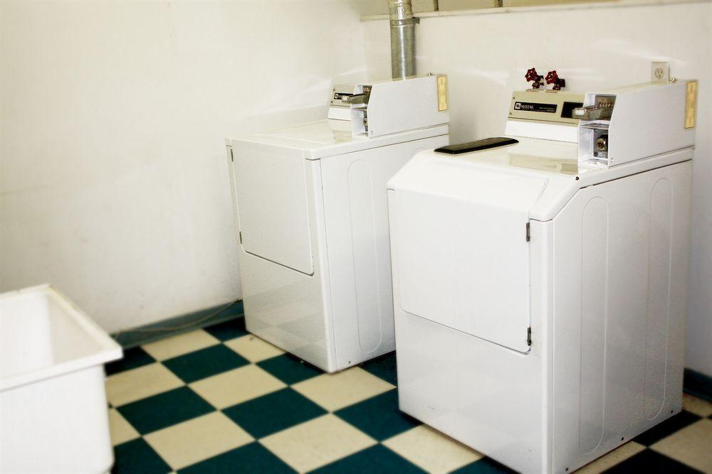 Lake City Motel Dartmouth ภายนอก รูปภาพ