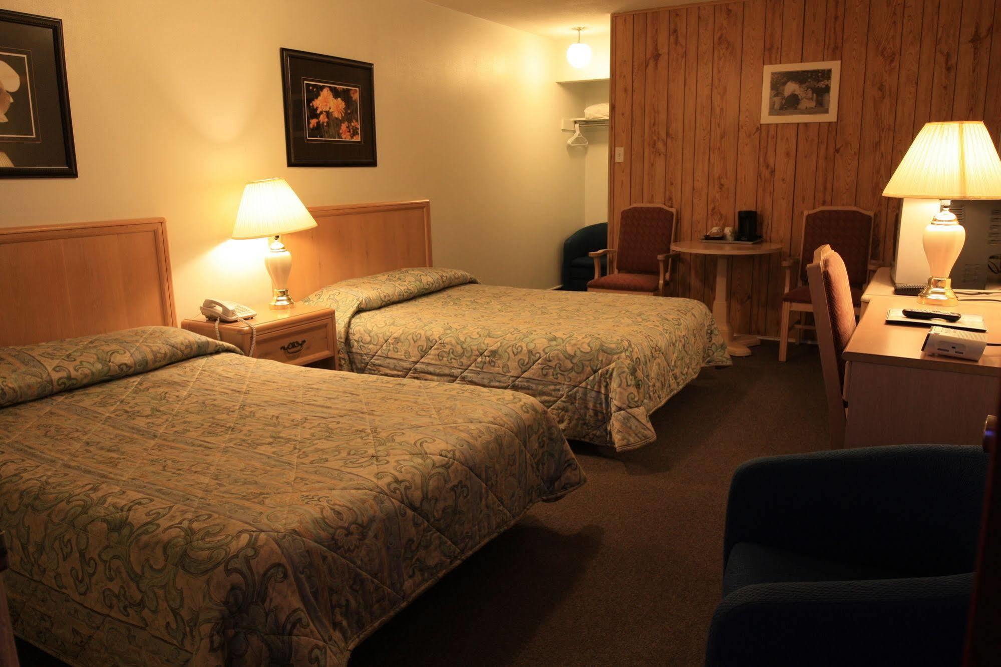 Lake City Motel Dartmouth ภายนอก รูปภาพ