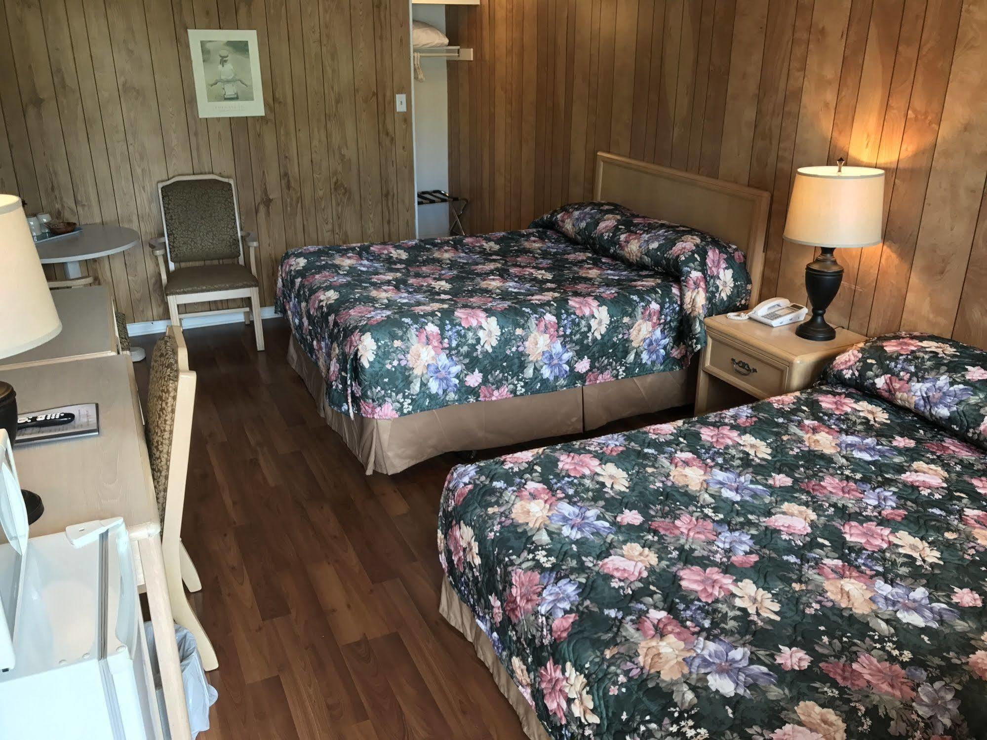Lake City Motel Dartmouth ภายนอก รูปภาพ