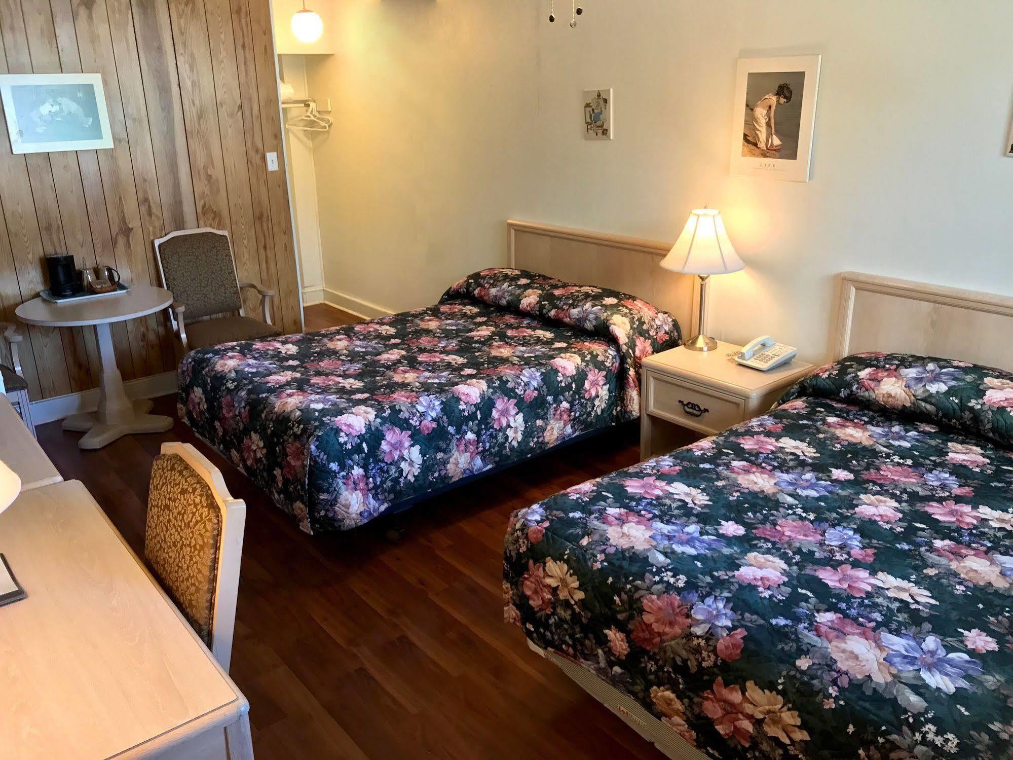 Lake City Motel Dartmouth ภายนอก รูปภาพ