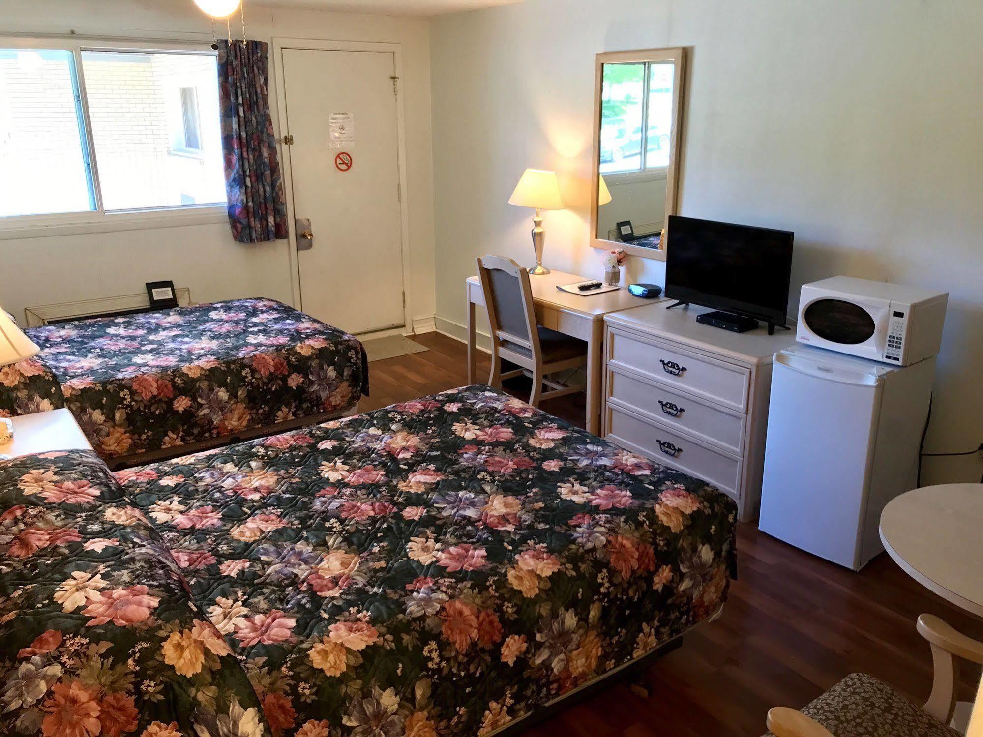 Lake City Motel Dartmouth ภายนอก รูปภาพ