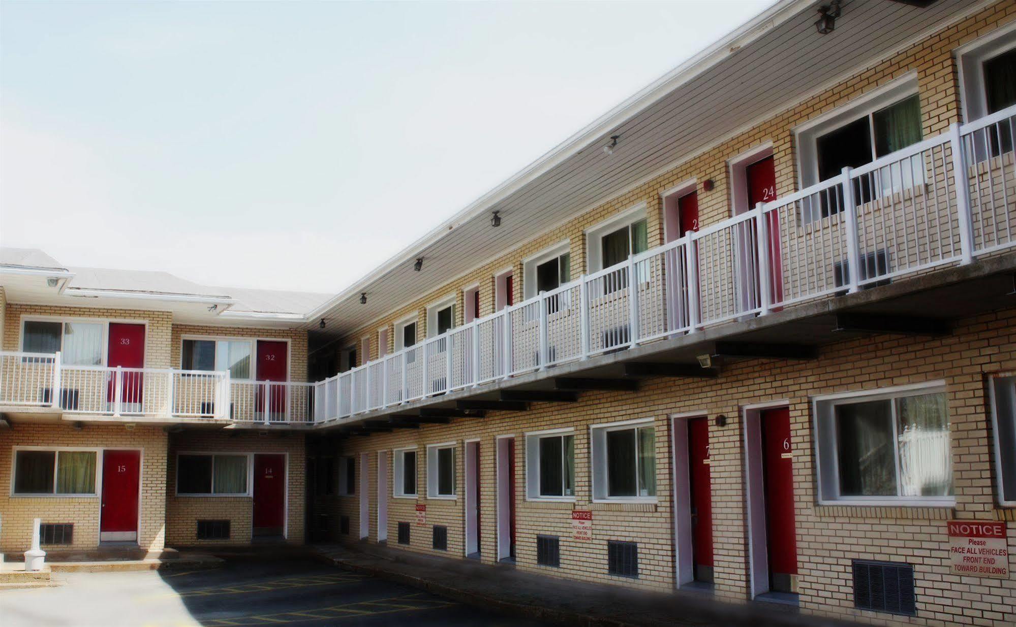 Lake City Motel Dartmouth ภายนอก รูปภาพ