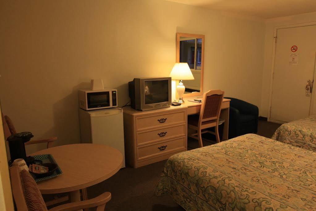 Lake City Motel Dartmouth ภายนอก รูปภาพ