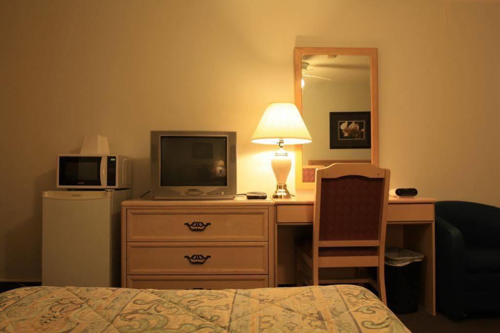 Lake City Motel Dartmouth ภายนอก รูปภาพ