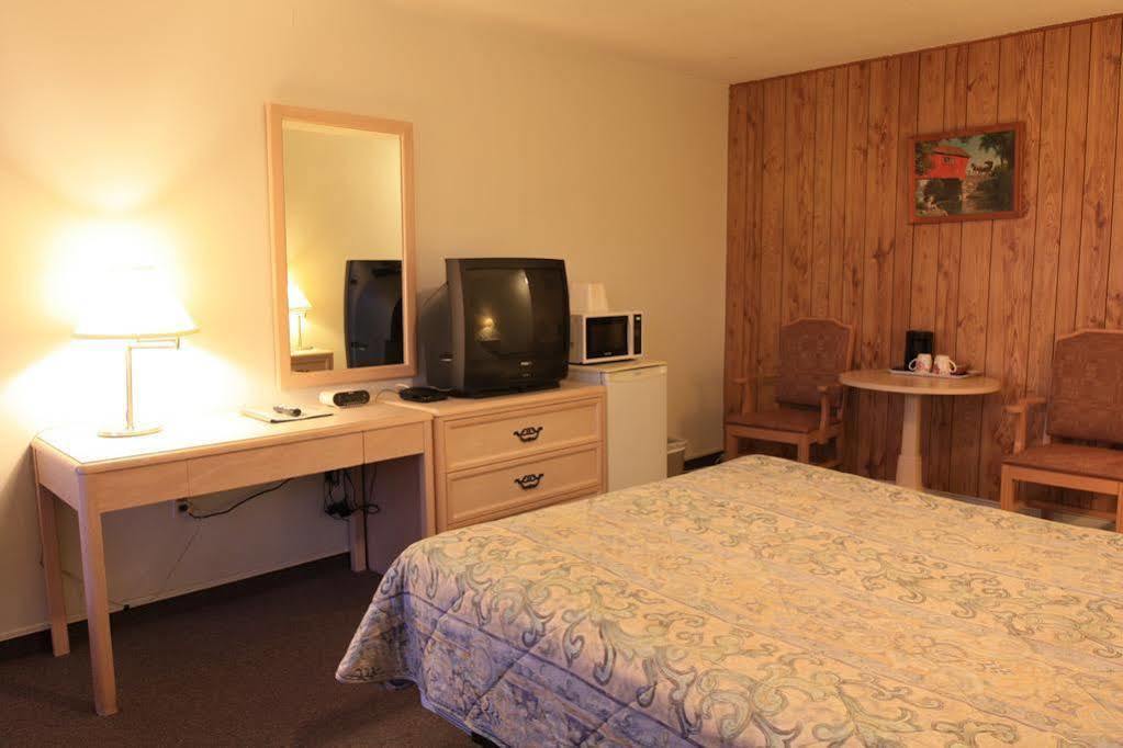 Lake City Motel Dartmouth ภายนอก รูปภาพ