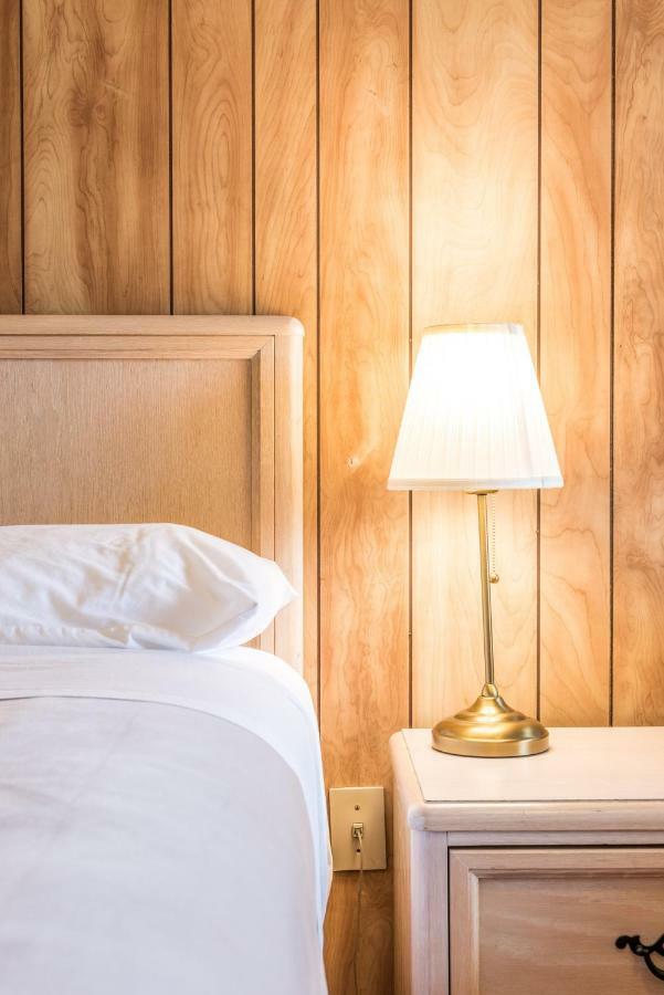 Lake City Motel Dartmouth ภายนอก รูปภาพ